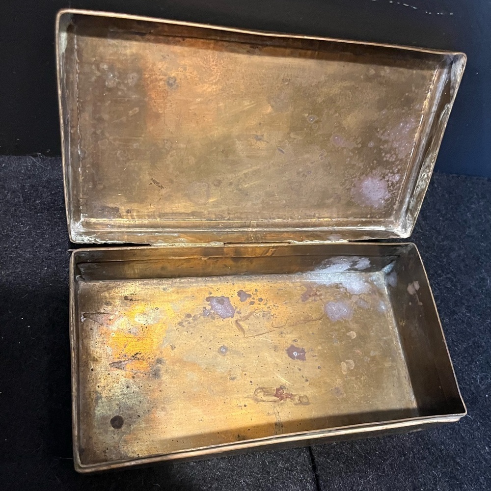 Vintage Metal Box / Money Box - Picture 5 of 16